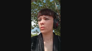 Je me masturbe sur un banc ... A l air