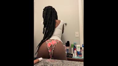 twerking in my bikini
