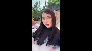 Imagine you accompanying me.🧸🙈🖤