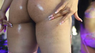 Watch This Thick Oily Ass Drive You Crazy 😈