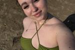 I love the beach! ><