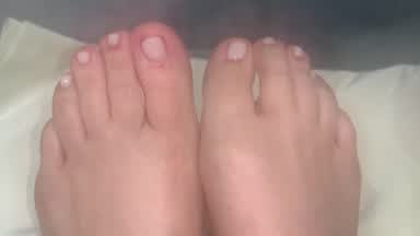 TOES IN OIL