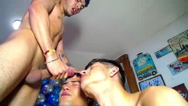 Max cuming in all over faces
