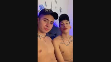 alex and Felipe party online