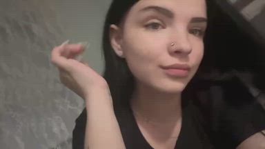 <3