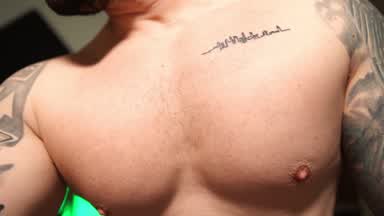 Play tits and more pleasure with fuckmachine !