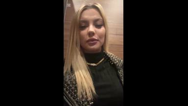Girl stimulated public squirt