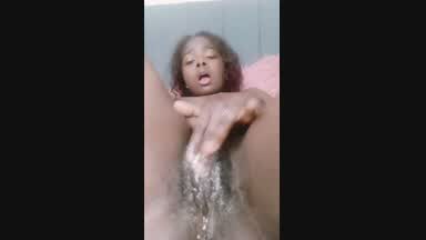 Rubing my pussy