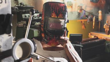sandra🍒 — Amid sparks, engines, and intense heat… today I'm