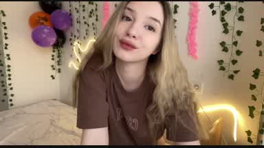 She sucks his cock and he cums on her face