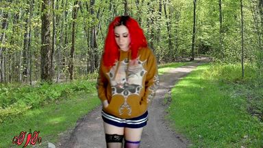 VS FREEUSE SCHOOLGIRL IN WOODS