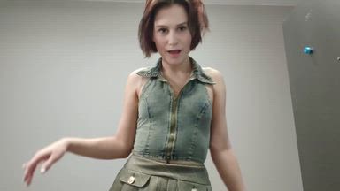 BALLS CRUSH FETISH WITH HIGH HEELS