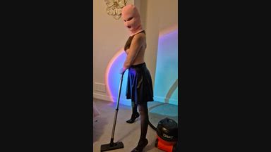 Most sexy cleaning lady ever 😍