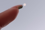 tocando la luna en el dia