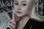 Goth girl aesthetics