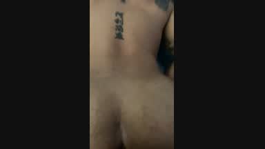 follando el culo de chico tatuado