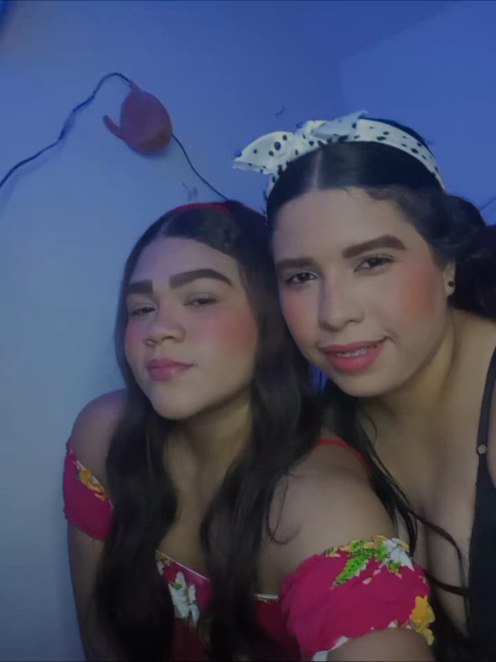 Isa and Alejandra❤
