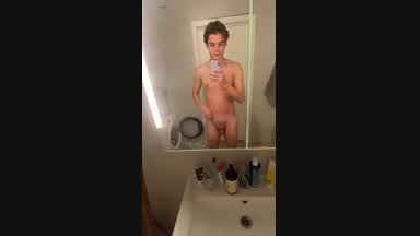 auston <3 โ I play with a soft penis in front of the mirror