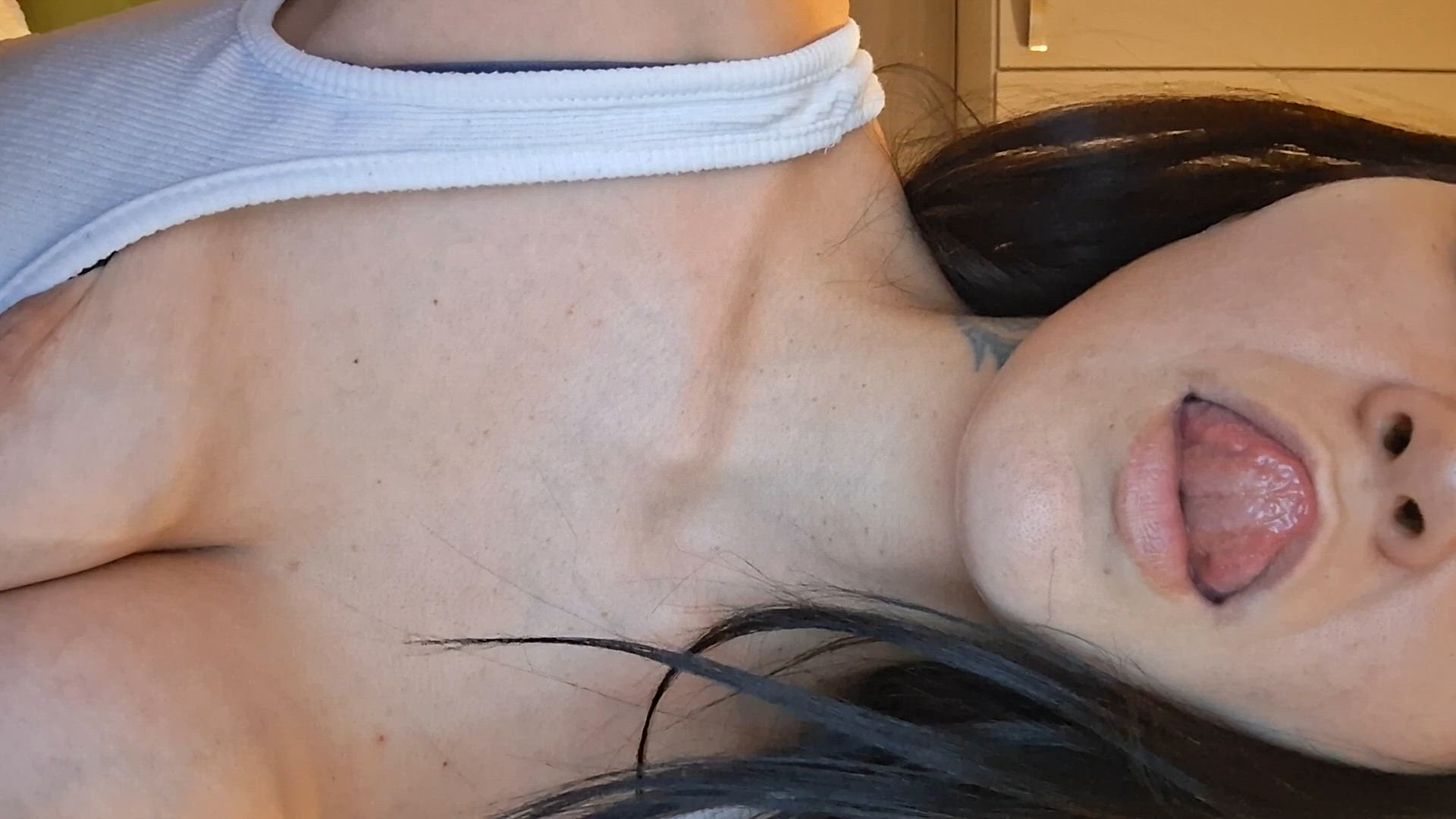 Huge pregnant smoke