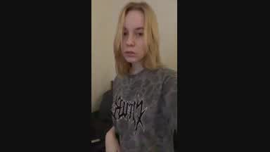 ^-^