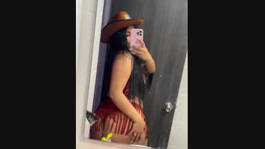 Cowgirl? 🤠