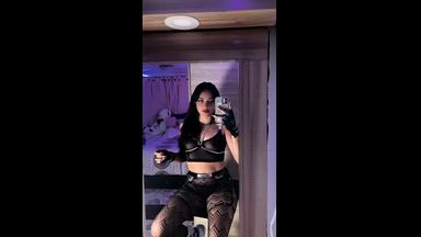 😈