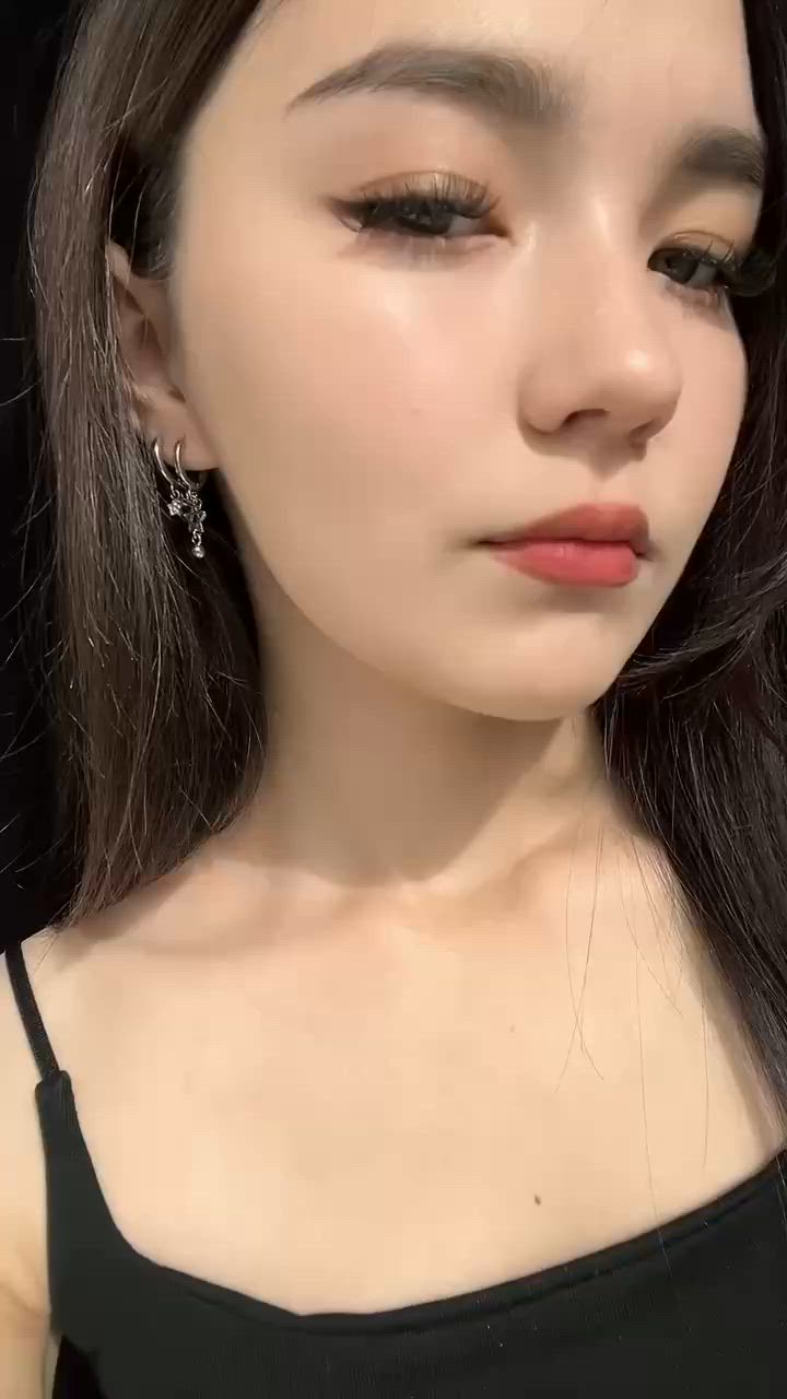 <3