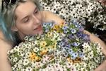 flowers are soft as my pussy