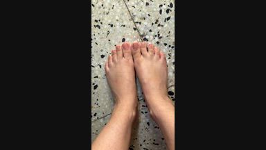 DON'T FALL IN LOVE WITH MY FEET 2