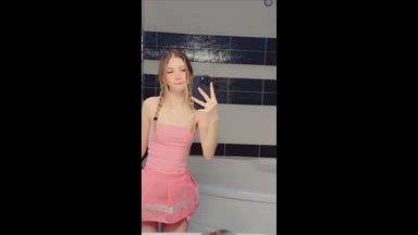 <3