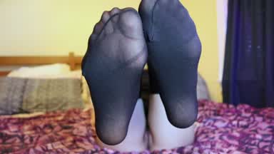 Wednesday Addams foot fetish + cum