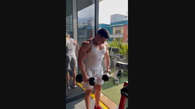 MUSCULAR