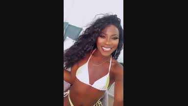 kataleiyha  smile