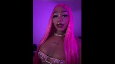 vanniall ๐ โ Cute girl with pink cinnamon๐ฉท๐ฉท