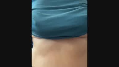 T-shirt Titties Flash & Jiggle