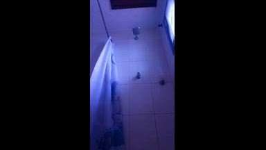 HIDEN IN THE SHOWER🤭🤫