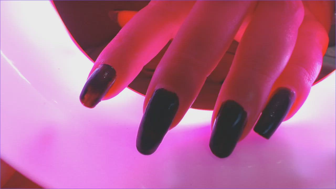 Nails pinky light