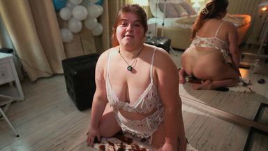 sweet mia💋✨ — NEW📢 A mirror, lipstick, and my glowing body