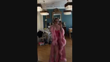 Spoiler for a photo shoot