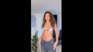 Hello, I introduce myself, I'm Aishaa.