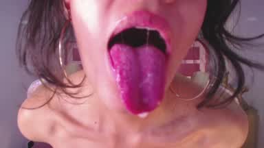 YOUR CUM HERE👅🌸