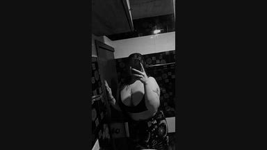 Delicate… but dangerous 🩷