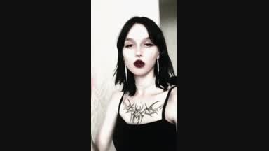 <3