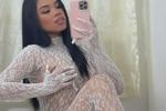 Look at my sexy body in fishnets