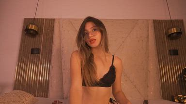 come a little closer 💋