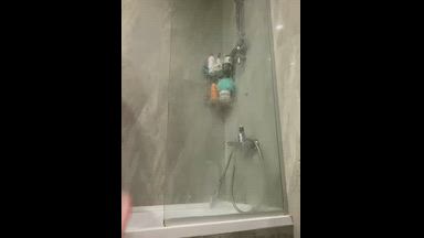 jenny masturbation in the bathroom :3