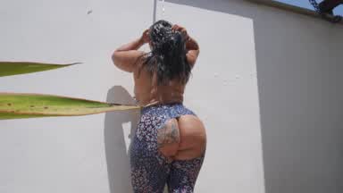 Give my ass a slap while I bathe in the terrace🌊