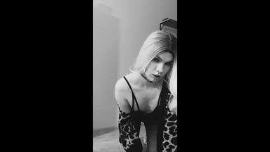 Litle hot dance