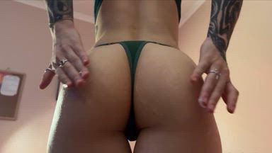Lotion on my butty