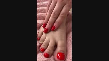 Wiggling my toes just for you…